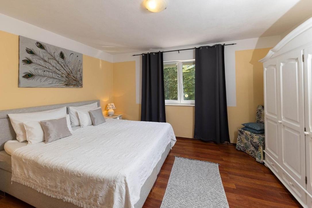 Emaris Apartment Tribalj  Екстериор снимка