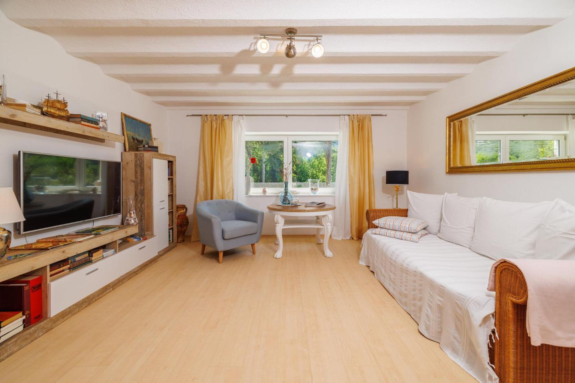 Emaris Apartment Tribalj  Екстериор снимка