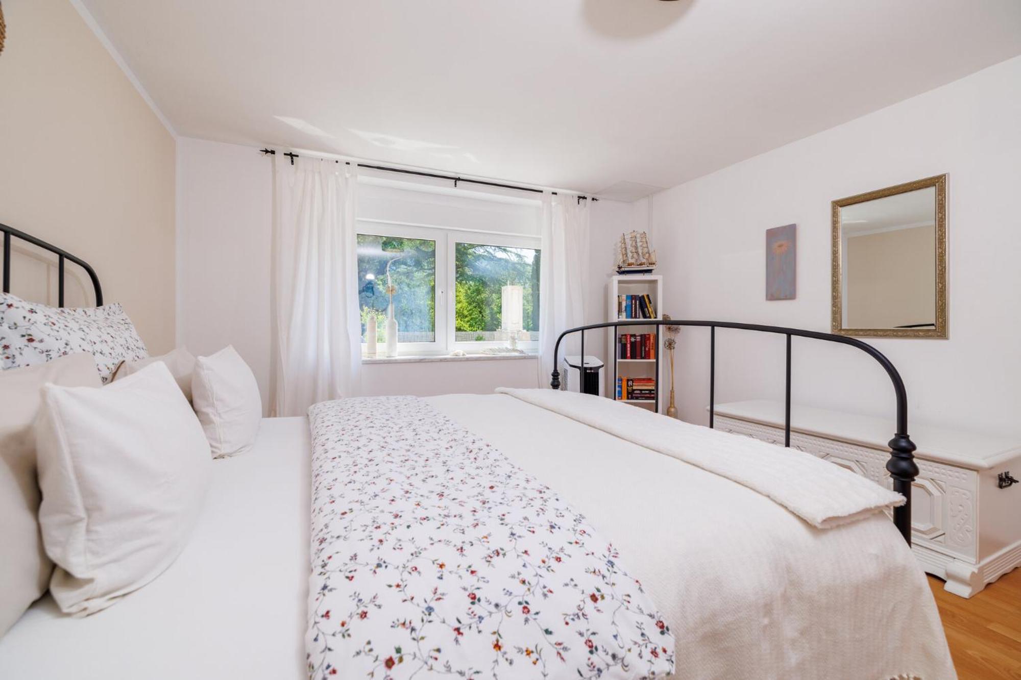 Emaris Apartment Tribalj  Екстериор снимка