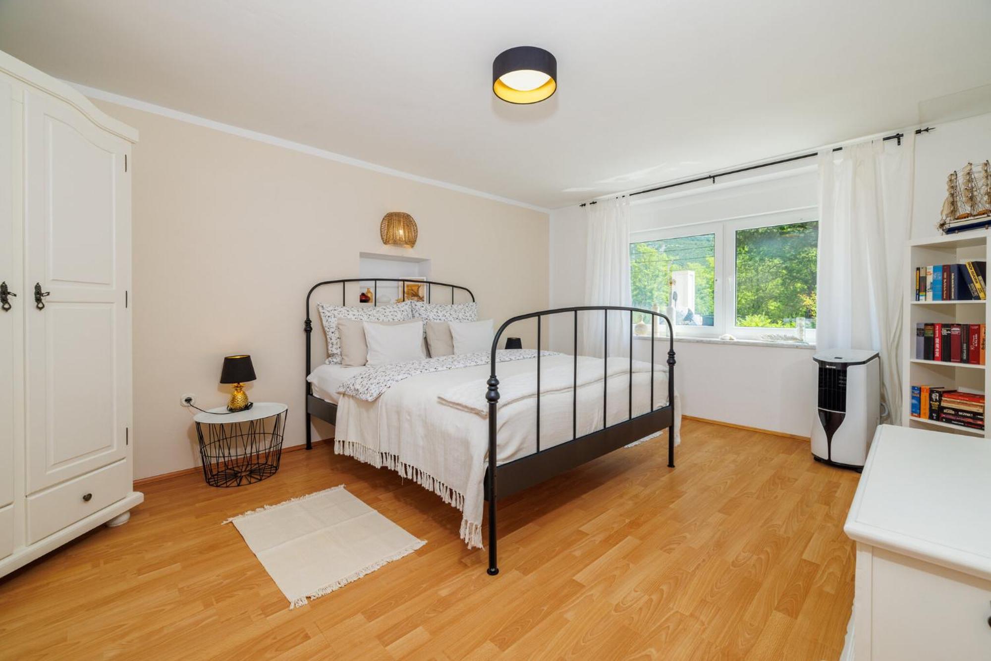 Emaris Apartment Tribalj  Екстериор снимка