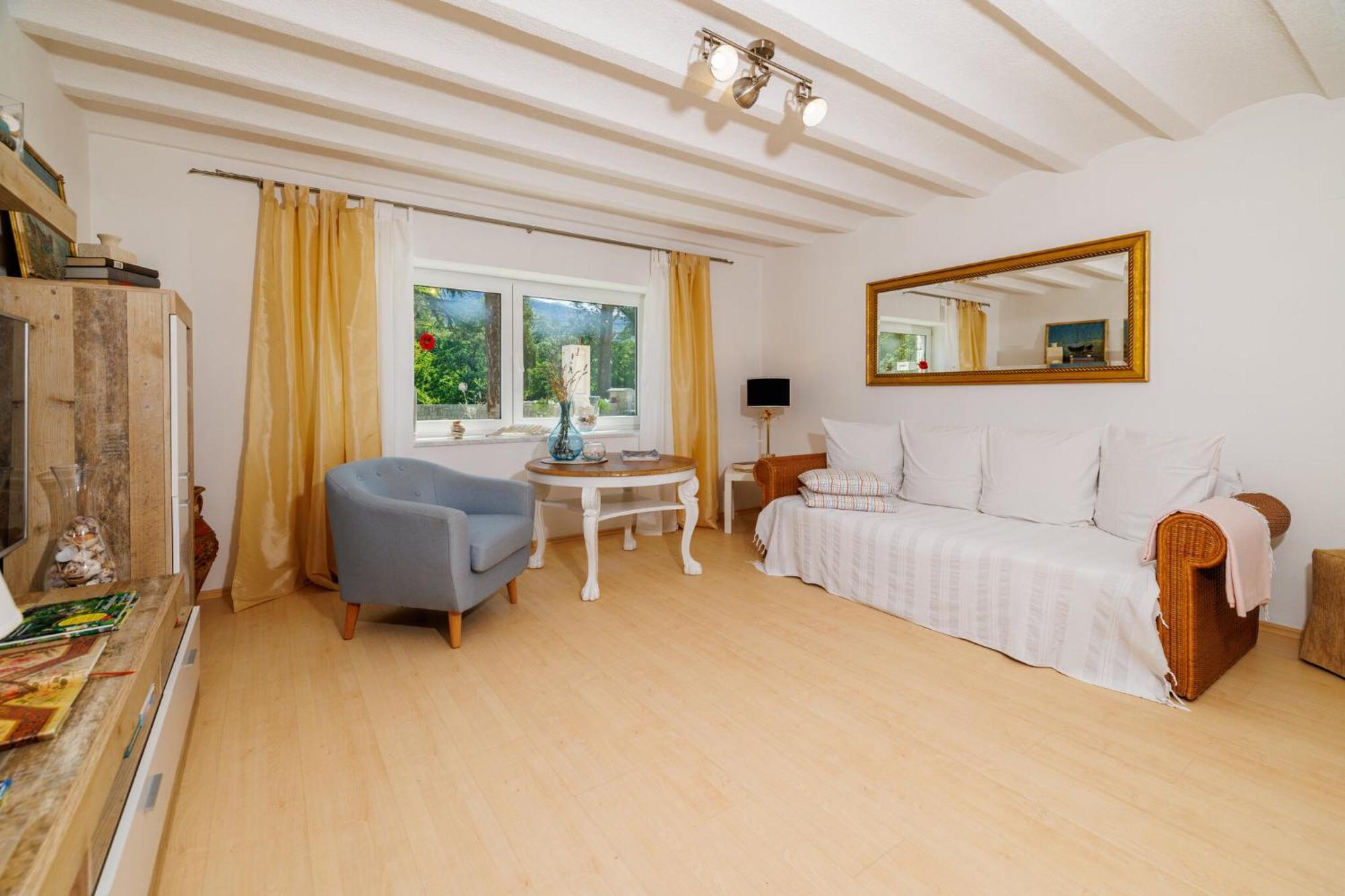 Emaris Apartment Tribalj  Екстериор снимка