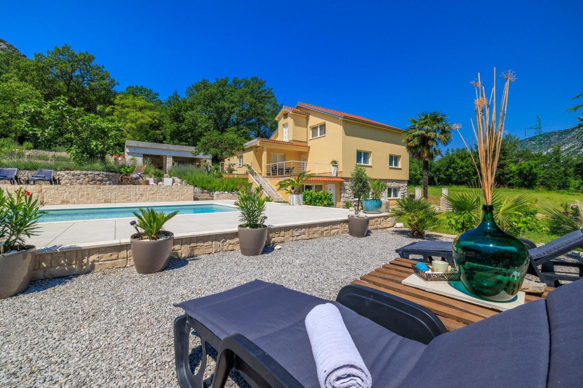 Emaris Apartment Tribalj  Екстериор снимка