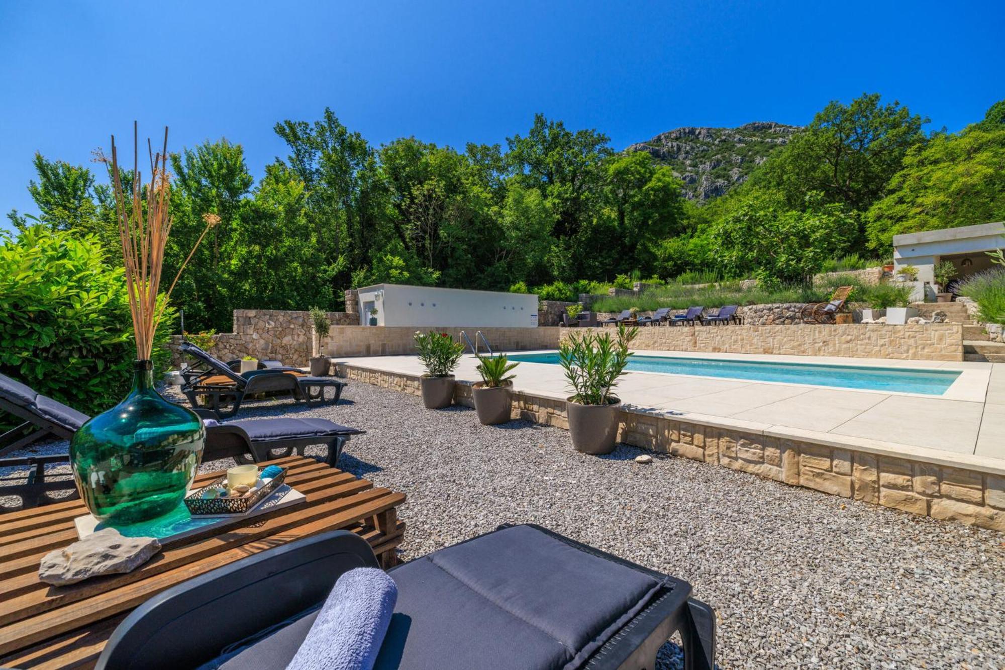Emaris Apartment Tribalj  Екстериор снимка